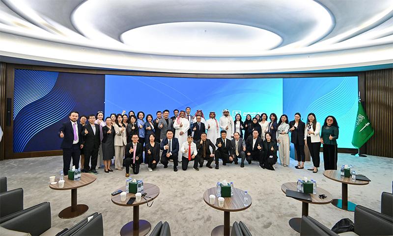 Empowering SMEs to Compete Like Giants <br>｜赋能中小企业像巨人一样竞争